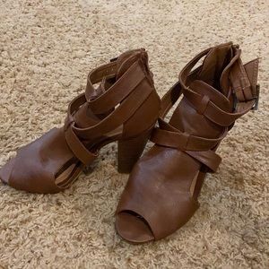 Women’s high heel shoes